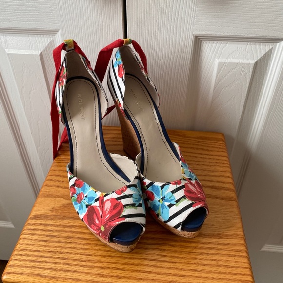 Nine West Shoes - Nine West Floral and Cherry Cork Heel Wedge Platform Sandals SZ 10